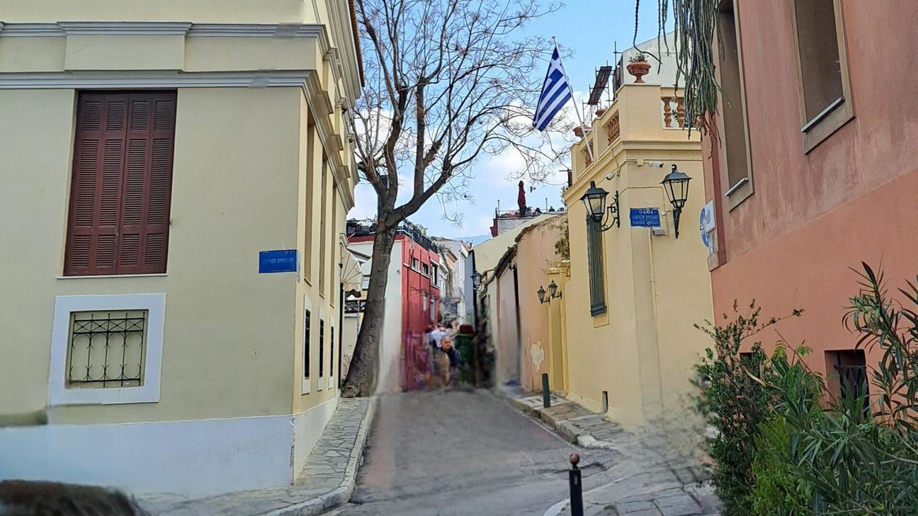 Upper Plaka from Lysiou street