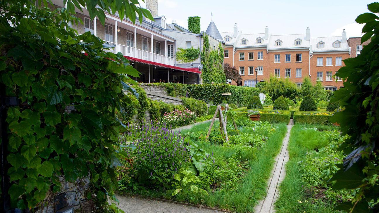 Chateau Ramezay & Gardens