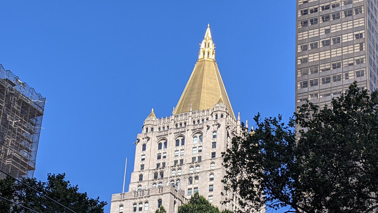 New York Life — a skyscraper with a golden crown