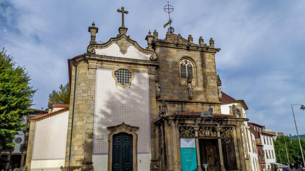 Coimbra's Chapel & "Frigideiras do Cantinho"