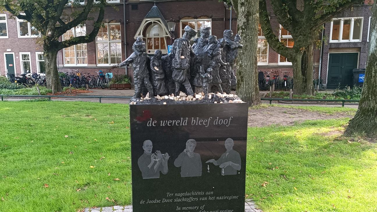 Monument for deaf Jewish war victims
