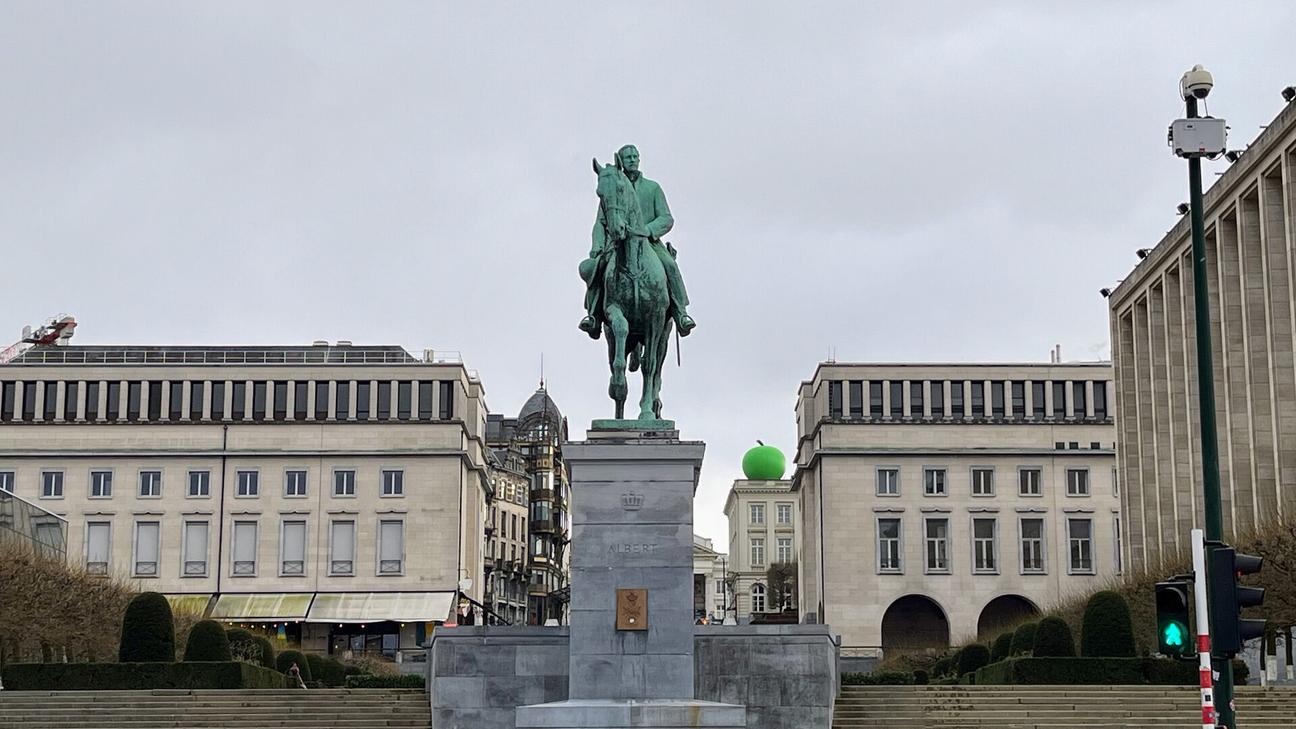 King Albert I statue on the Mont des Arts / Kunstberg 