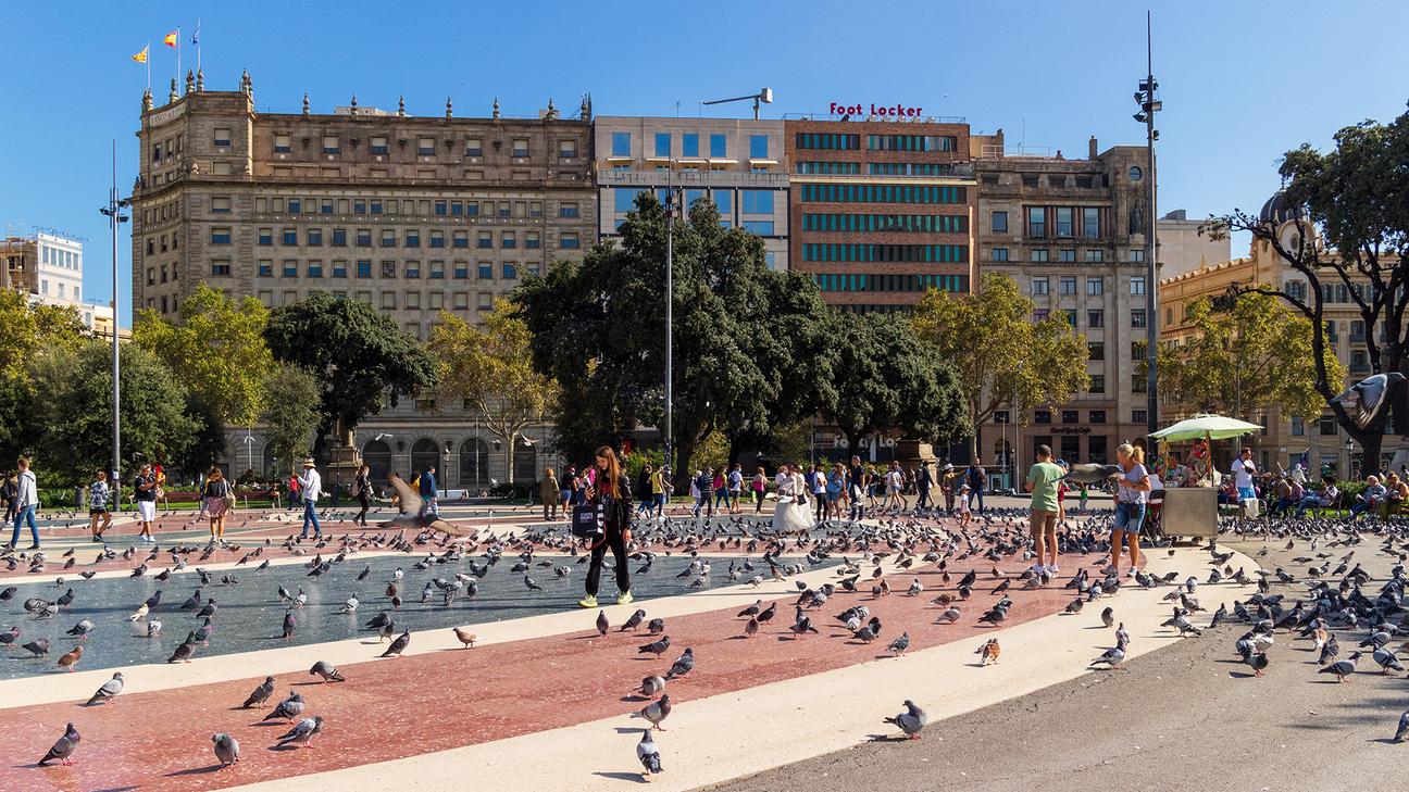 A photo of Plaça Catalunya