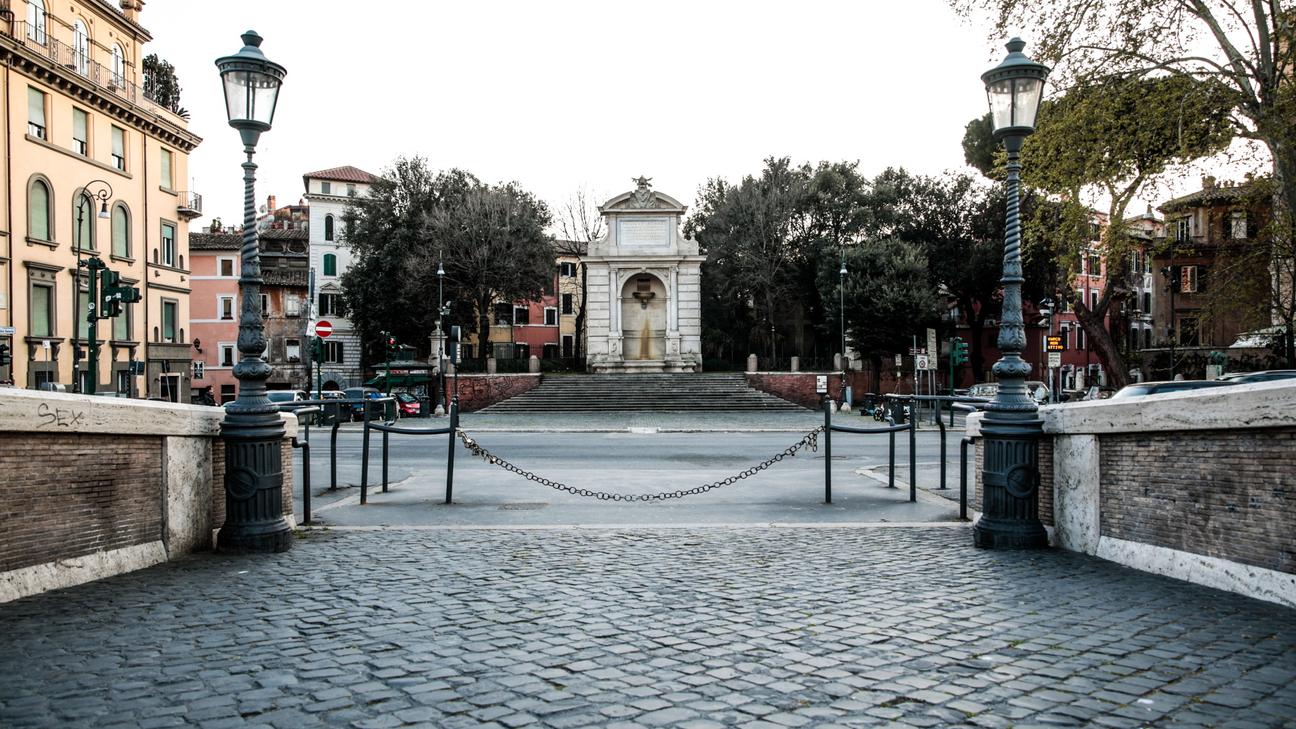 A photo of Piazza Trilussa